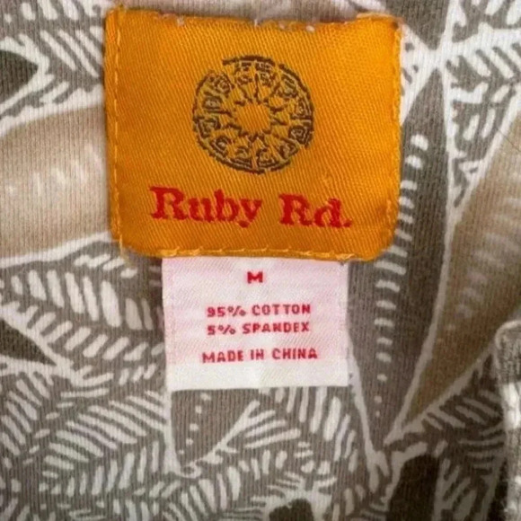 Ruby Rd. Women's  Abstract Floral Print V-Neck Short Sleeve Top Size Medium - Picture 3 of 3